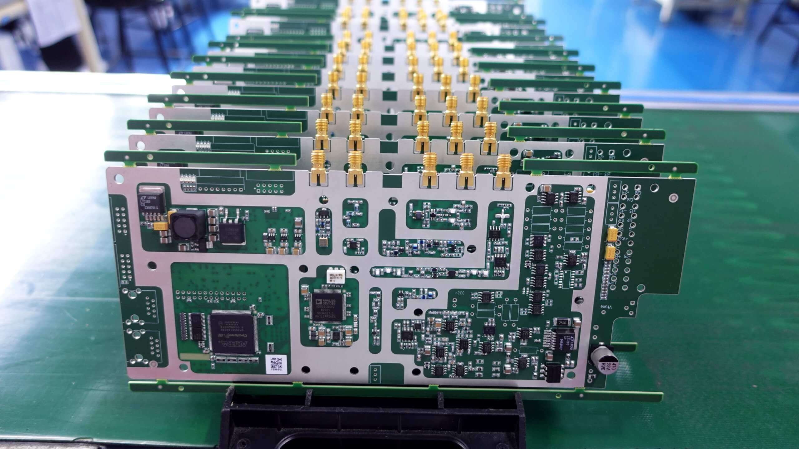 O que é uma placa de disparo? Seleção prática, aconselhamento de design e insights de fabricação da SUNSAM PCBA